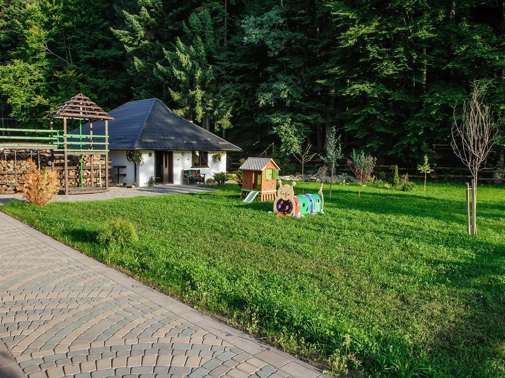 La Conac In Bucovina Gura Humorului Ngoại thất bức ảnh