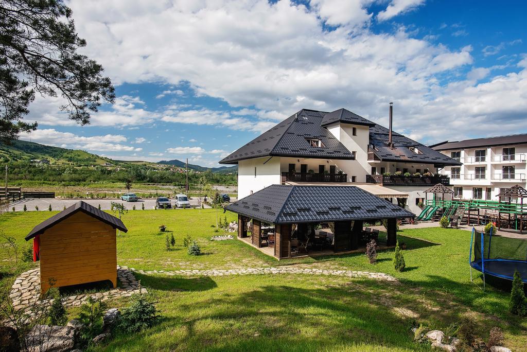 La Conac In Bucovina Gura Humorului Ngoại thất bức ảnh